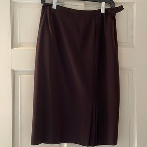 Doncaster wool skirt with pleat detail